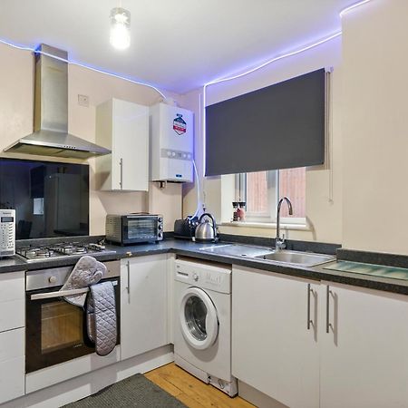 Lt Properties Unique Bungalow Style Spacious One Bedroom Apartment In Luton Town Centre Super Size Round Bed Netflix Zewnętrze zdjęcie
