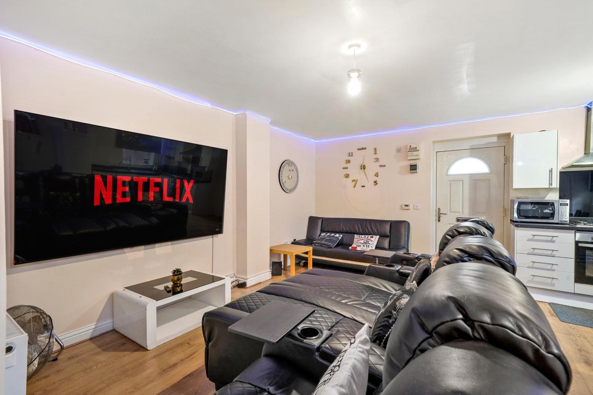 Lt Properties Unique Bungalow Style Spacious One Bedroom Apartment In Luton Town Centre Super Size Round Bed Netflix Zewnętrze zdjęcie