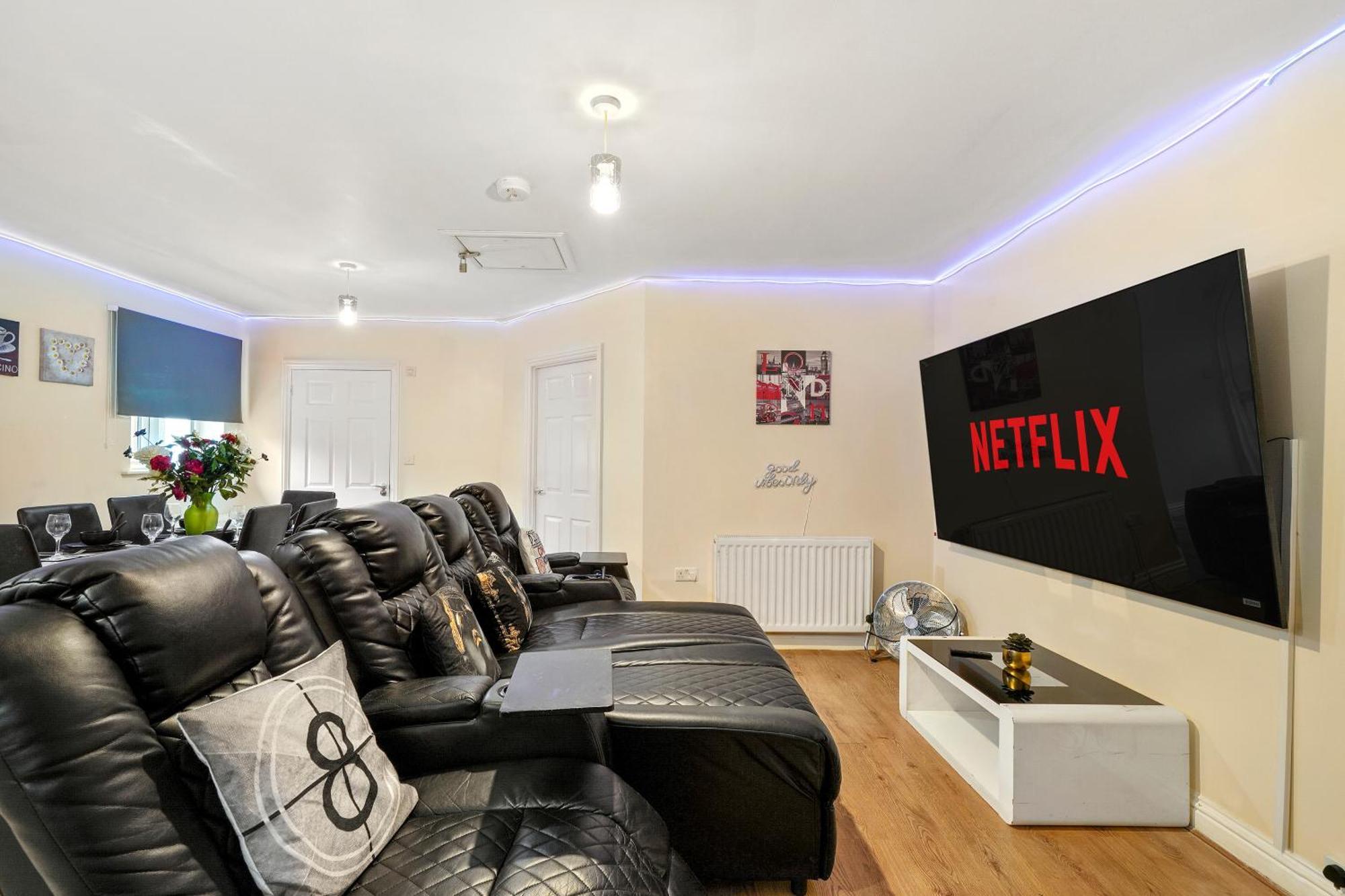 Lt Properties Unique Bungalow Style Spacious One Bedroom Apartment In Luton Town Centre Super Size Round Bed Netflix Zewnętrze zdjęcie