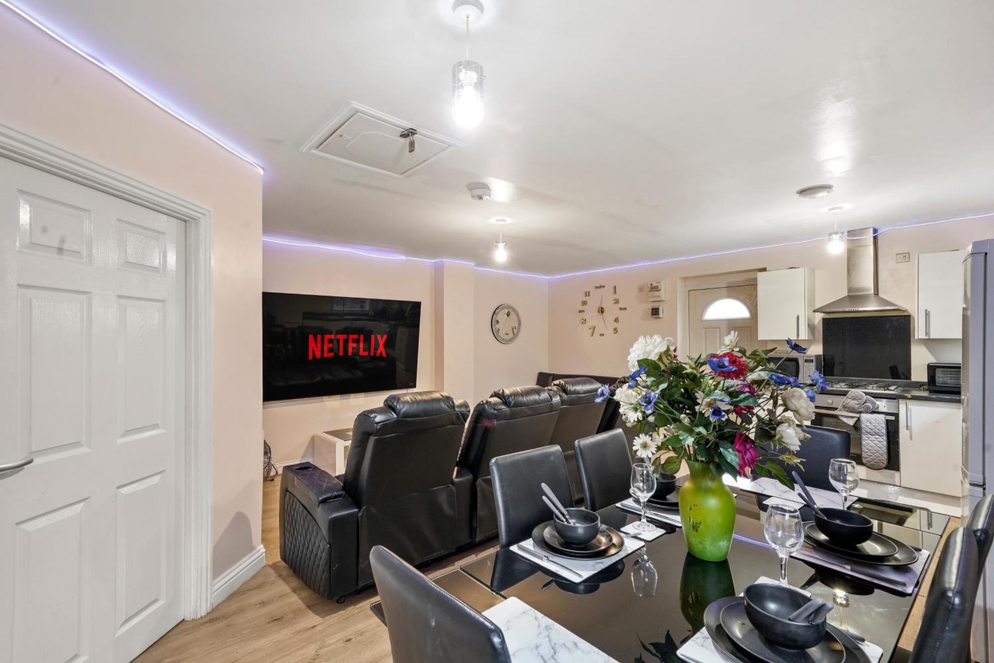 Lt Properties Unique Bungalow Style Spacious One Bedroom Apartment In Luton Town Centre Super Size Round Bed Netflix Zewnętrze zdjęcie
